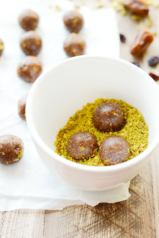 cherry-pistachio-energy-balls61