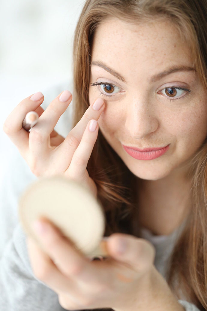 How To Cover Dark Under Eye Circles