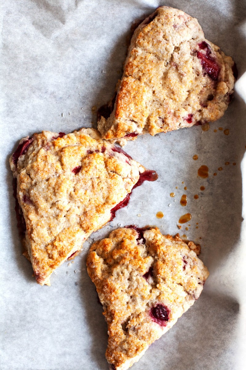 baked vegan strawberry scones