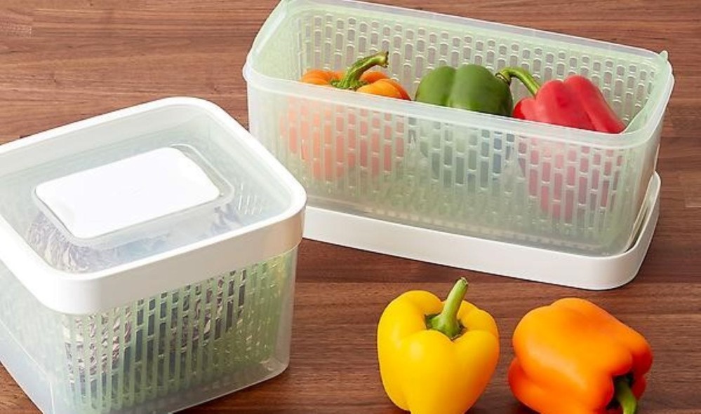 Two Oxo GreeSaver Containers with produce in them.