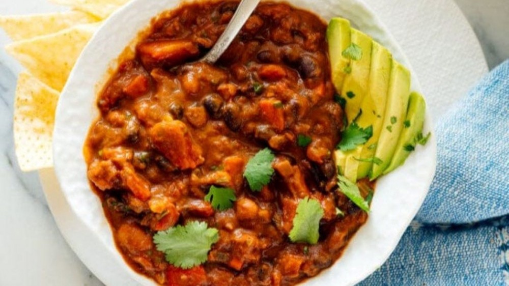 A bowl of vegetarian chili.