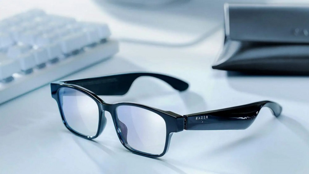 Black round smart glasses with blue light filter